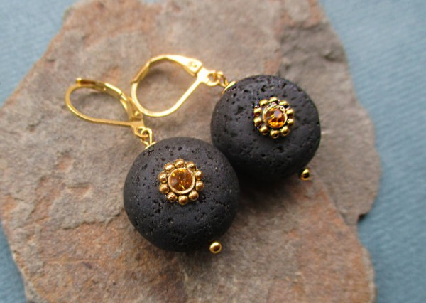 Ohrhänger | mit Lava Steinen + gold + Strass