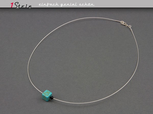 Kurze Halskette | Collier | aus Howlithwürfel und Swarovski Elements® Kristallperle | Juwelierdraht | Versilbert
