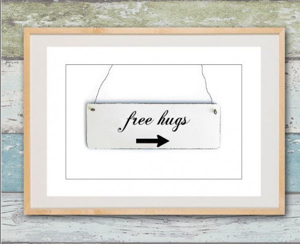 Shabby Druck | free hugs, Emaille-Look