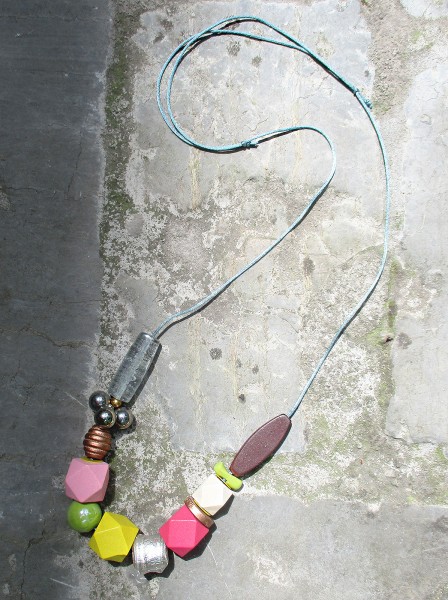 Halskette lang | Bandkette im Boho-Style | bunter Material-Mix
